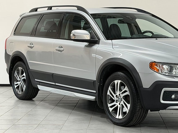 Volvo XC70 2 of 29