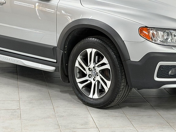 Volvo XC70 3 of 29
