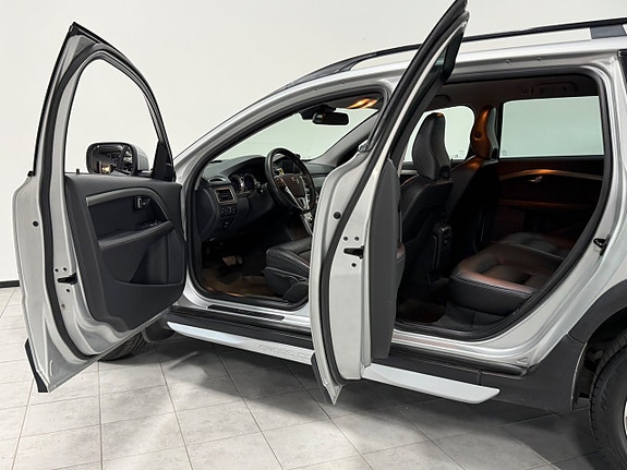 Volvo XC70 13 of 29