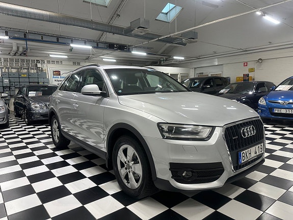 Audi Q3 2 of 20