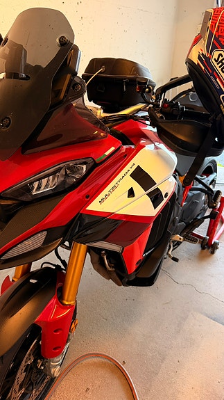 Ducati Multistrada V4S pikés peak 3 of 3