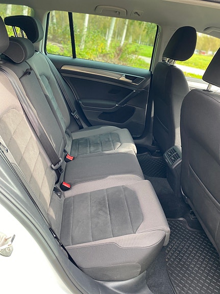 Volkswagen Golf Alltrack 9 of 9
