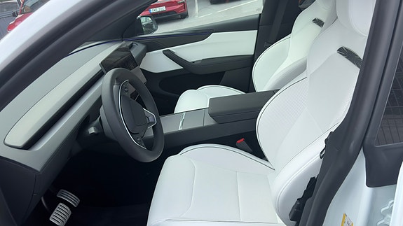 Tesla Model Y 2 of 2