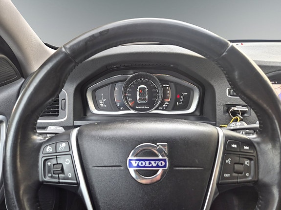 Volvo V60 Cross Country 15 of 23