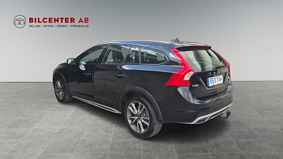 Volvo V60 Cross Country 3 of 23