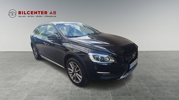 Volvo V60 Cross Country 8 of 23