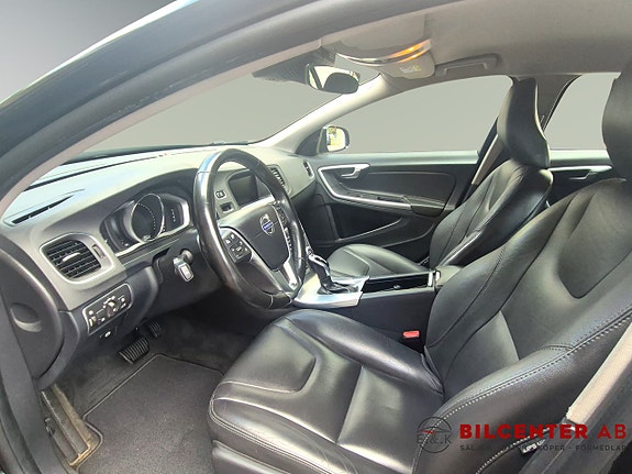Volvo V60 Cross Country 10 of 23