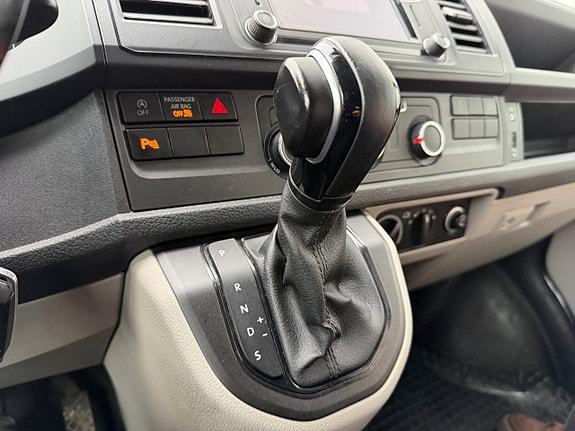Volkswagen Transporter 10 of 17