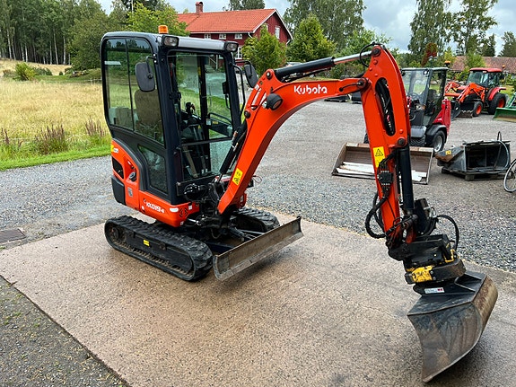 Kubota KX019-4 med rototilt 3 of 12