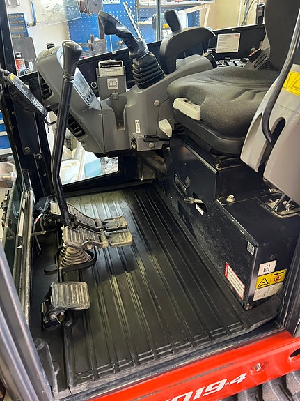 Kubota KX019-4 med rototilt 7 of 12