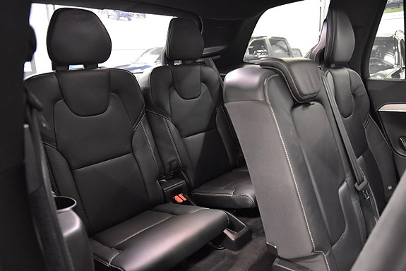 Volvo XC90 15 of 30