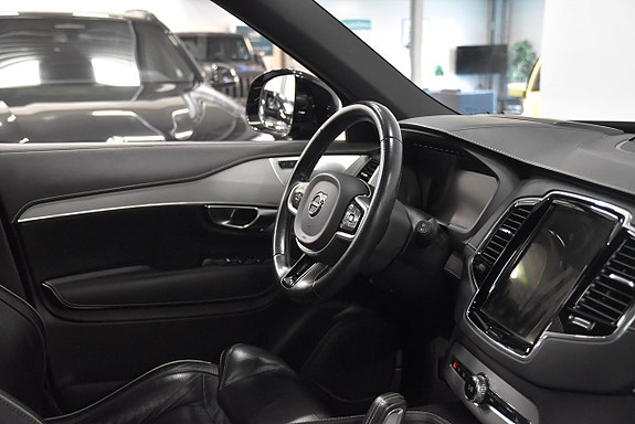Volvo XC90 8 of 30