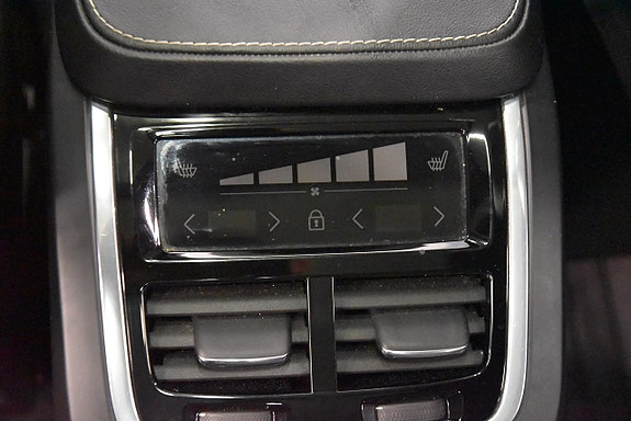 Volvo XC90 20 of 30