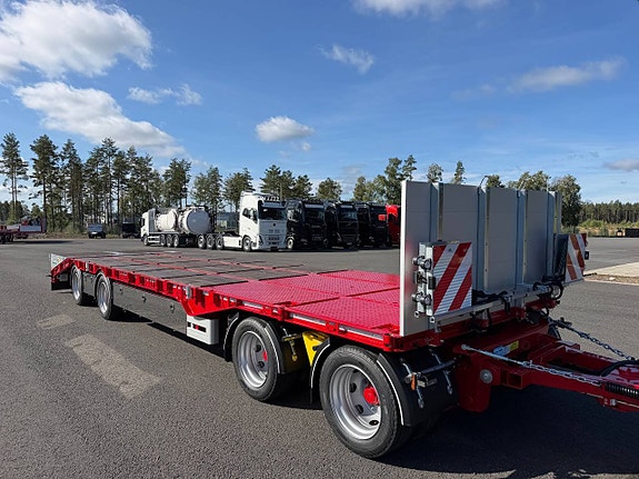 Hakarps - 38 tons bodvagn med hydraulisk sandwich ramp 3 of 12