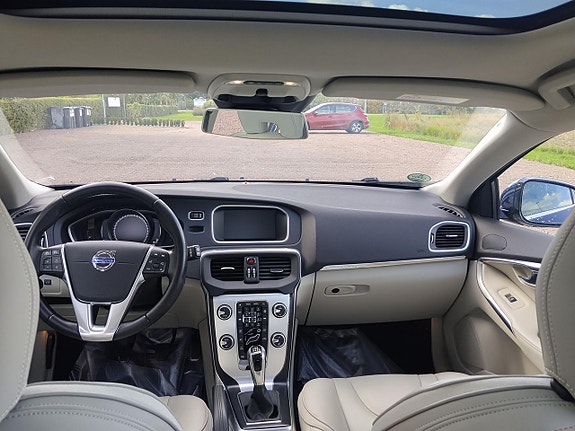 Volvo V40 Cross Country 10 of 12