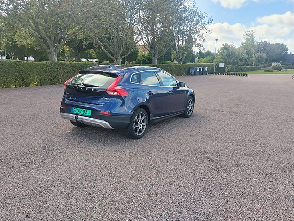 Volvo V40 Cross Country 5 of 12