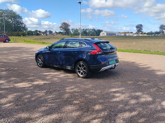 Volvo V40 Cross Country 3 of 12