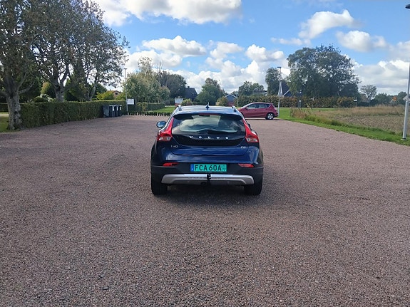 Volvo V40 Cross Country 4 of 12