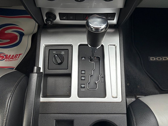 Dodge Nitro 7 of 10