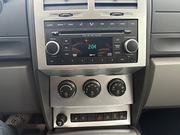 Dodge Nitro 6 of 10