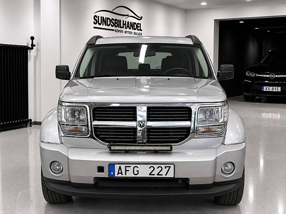 Dodge Nitro 2 of 10