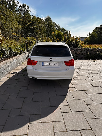 BMW 320d 5 of 12