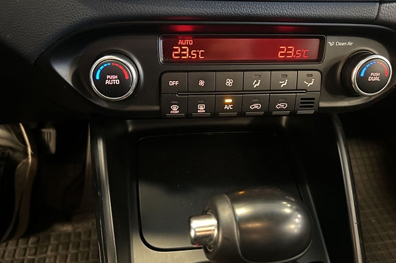 Kia Carens 17 of 22
