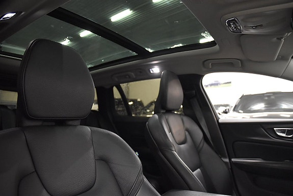 Volvo V60 Cross Country 11 of 28
