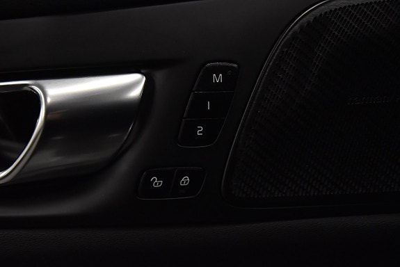 Volvo V60 Cross Country 16 of 28