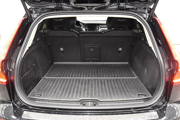 Volvo V60 Cross Country 28 of 28
