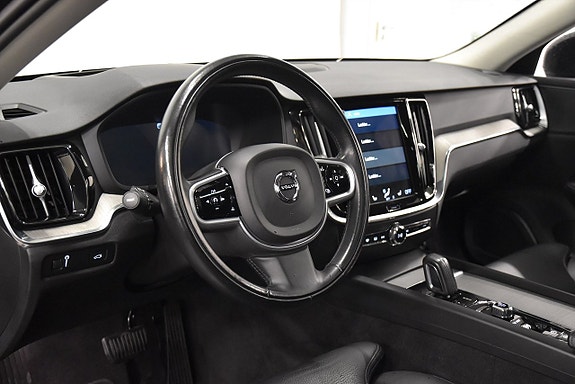 Volvo V60 Cross Country 8 of 28