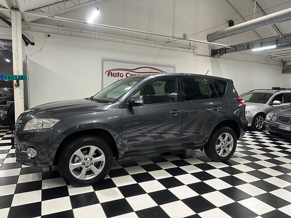 Toyota RAV4 9 of 19