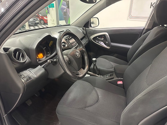 Toyota RAV4 18 of 19