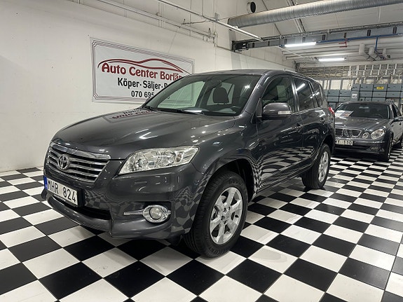 Toyota RAV4 10 of 19