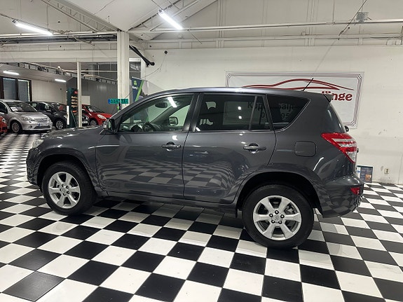 Toyota RAV4 6 of 19