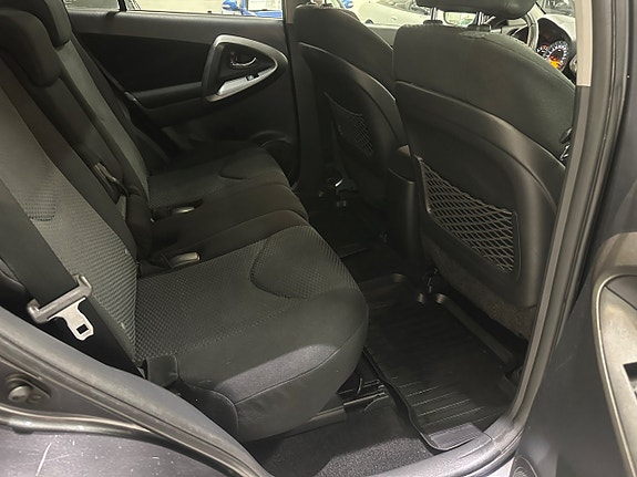 Toyota RAV4 19 of 19