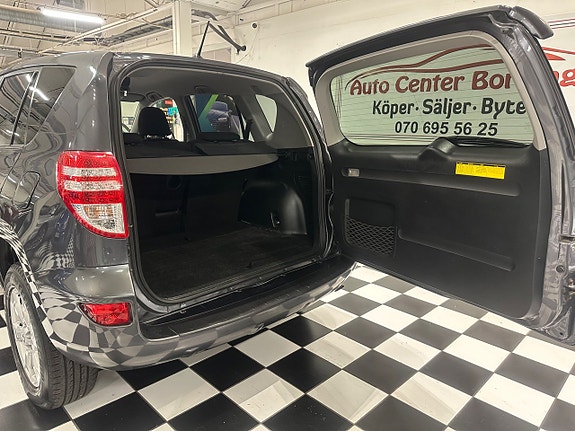Toyota RAV4 17 of 19