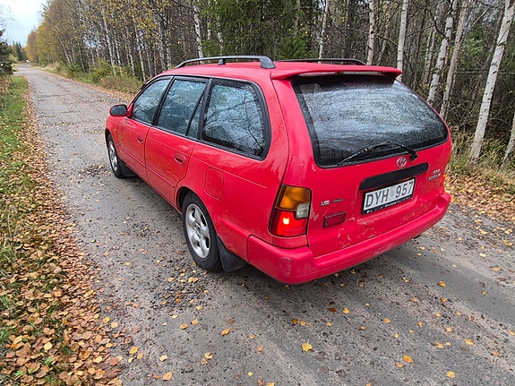 Toyota Corolla 4 of 7