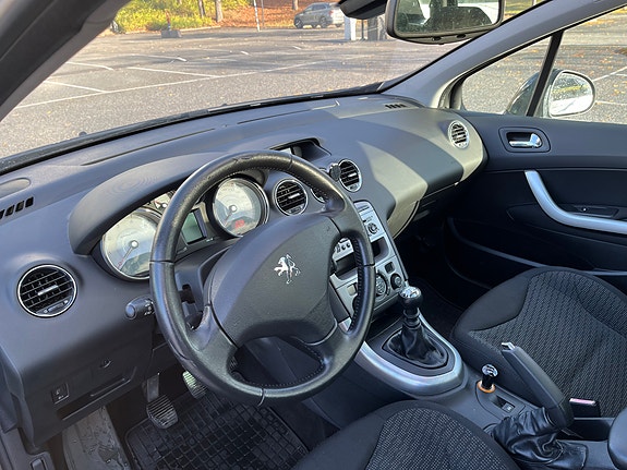 Peugeot 308 SW 3 of 7