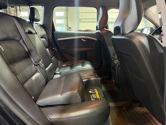 Volvo V70 17 of 27