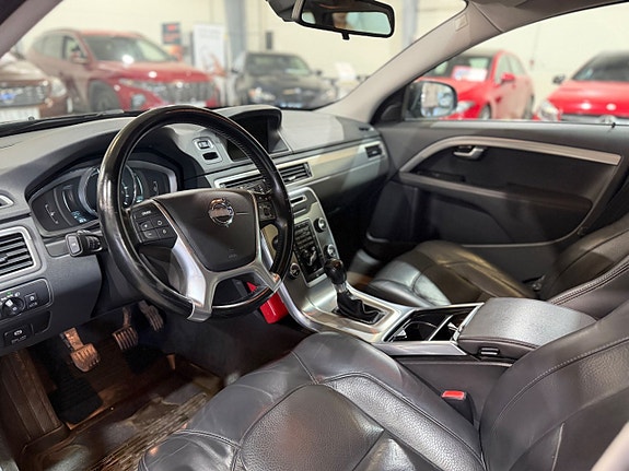Volvo V70 12 of 27