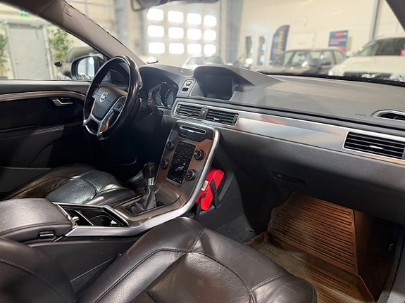 Volvo V70 15 of 27