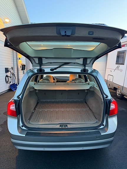 Volvo V70 11 of 14