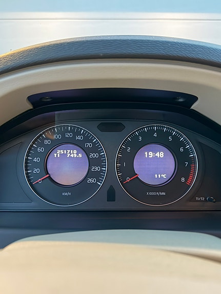 Volvo V70 10 of 14