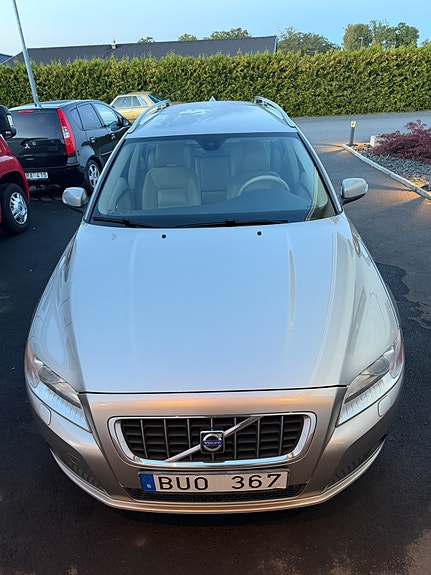 Volvo V70 3 of 14