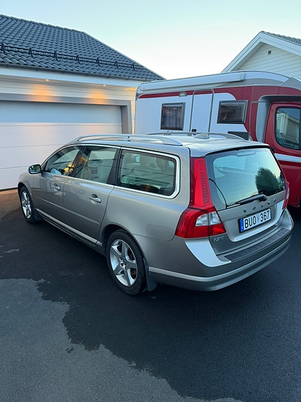 Volvo V70 4 of 14