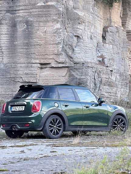 MINI Cooper S 5 of 14