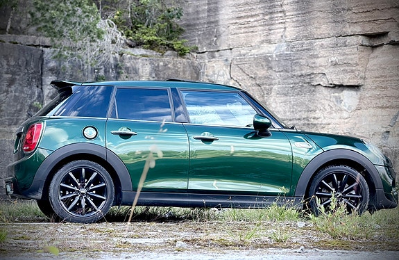 MINI Cooper S 2 of 14