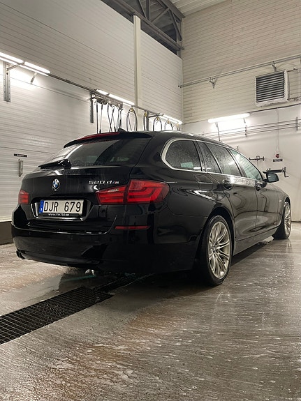 BMW 520d 3 of 4