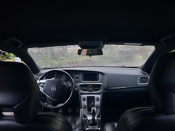 Volvo V40 4 of 7